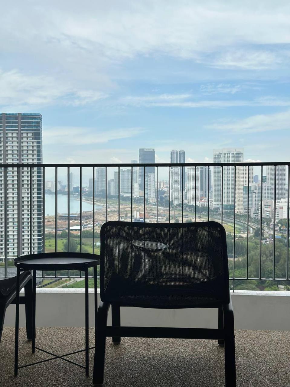 The Landmark Comfort Relax Spacious Sea View By Iz Tanjung Tokong Dış mekan fotoğraf